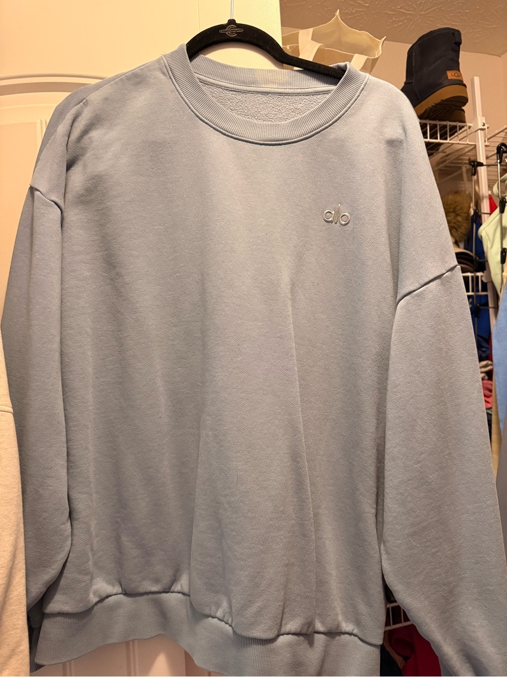 ALO Yoga Light Blue Crewneck Pullover Sweatshirt